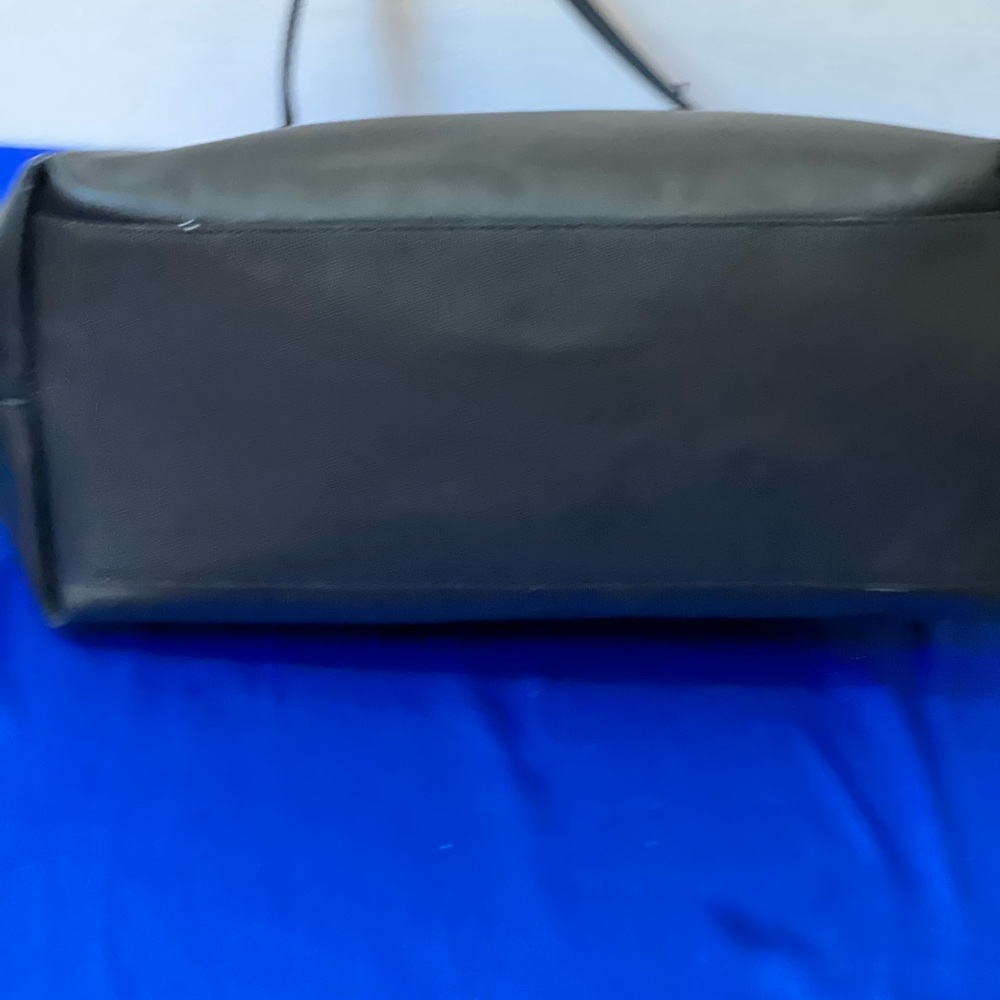 Authentic Innue Italian bag - Picture 8 of 11